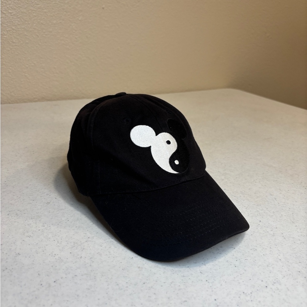 Vintage Walt Disney World Yin & Yang Mickey Mouse Hat – Adjustable Adult - Picture 6 of 7